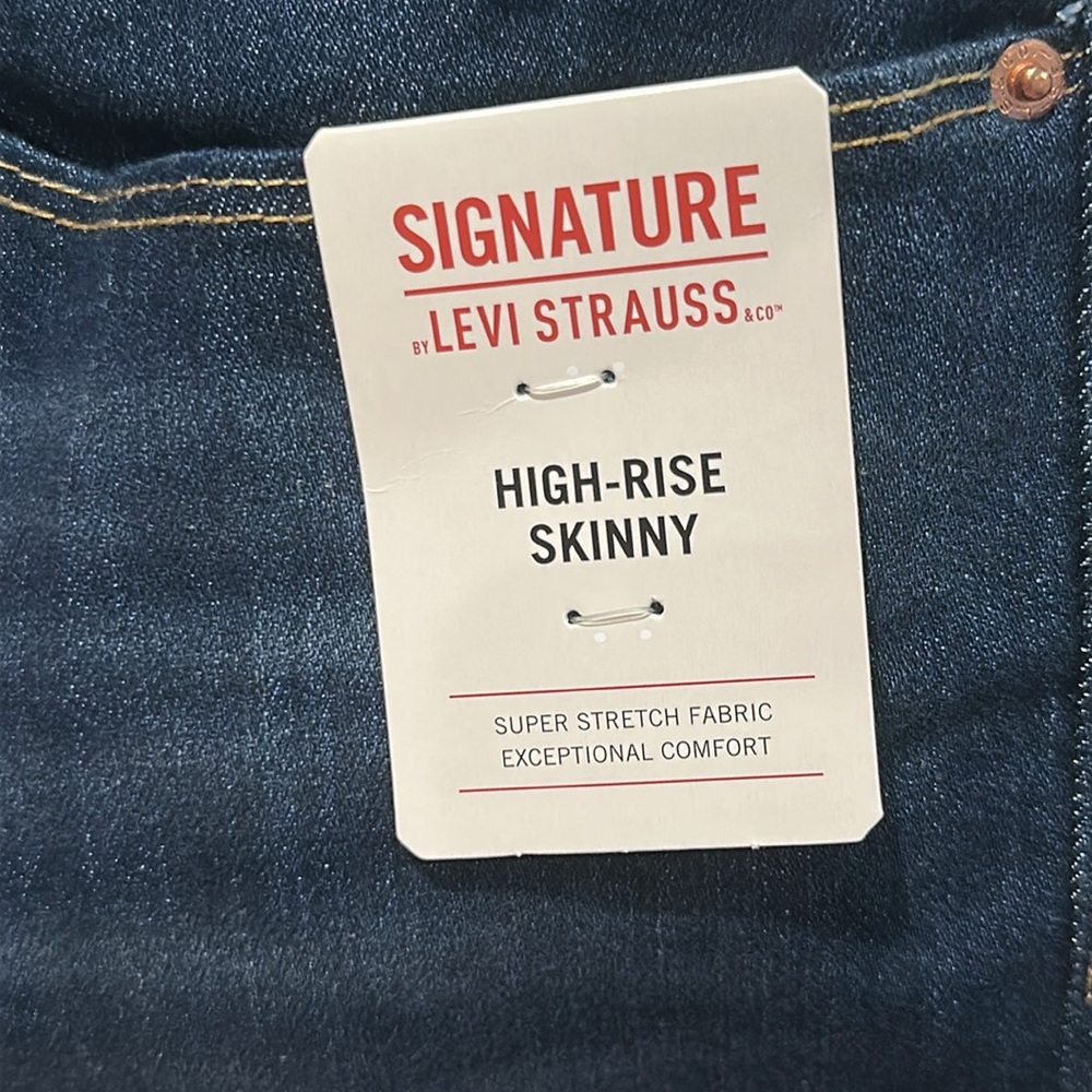 Signature by Levi Strauss Women's Skinny Jeans - Dark Blue - Picture 10 of 16